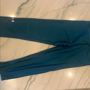 Under Armour compression teal crop leggings